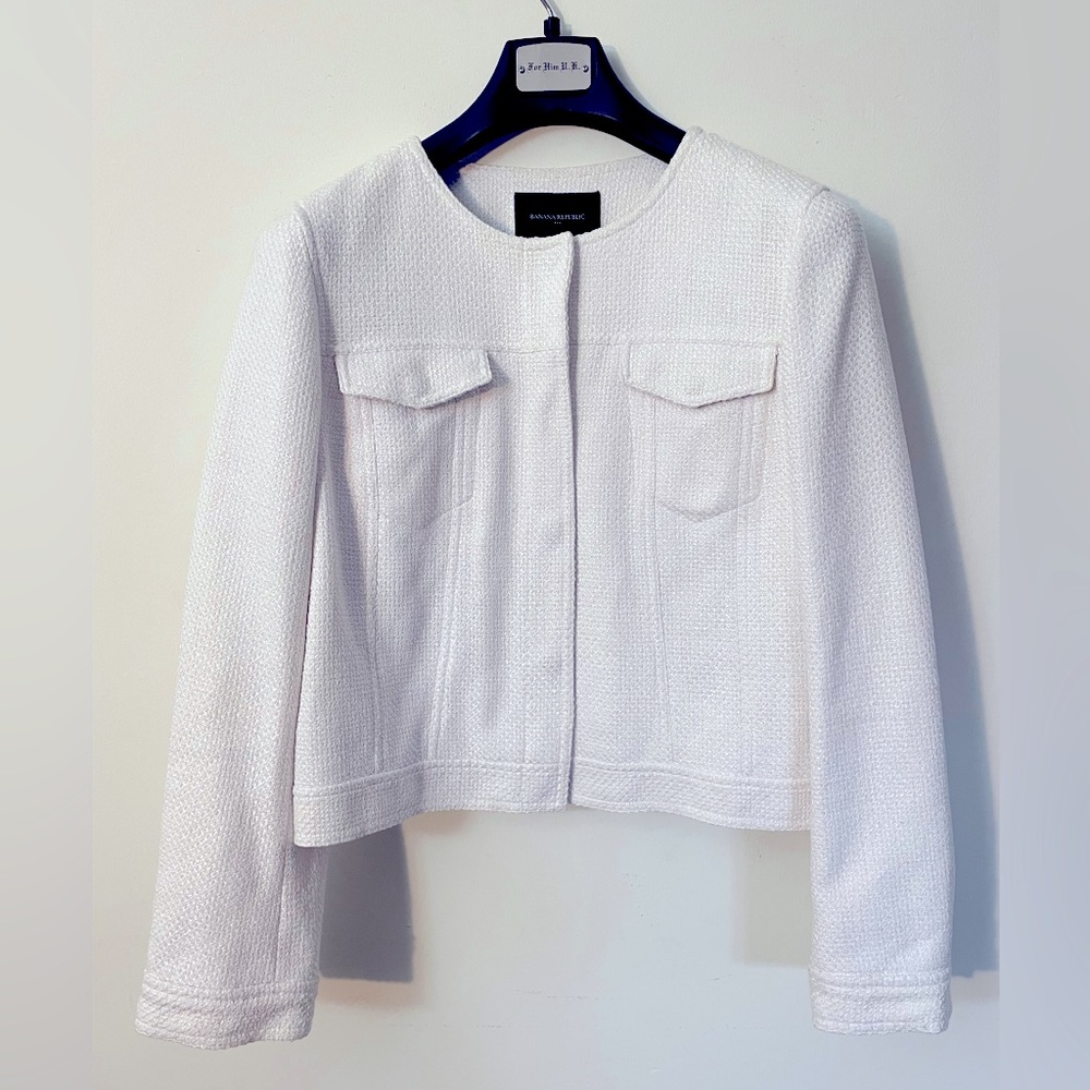 Elegant Banana Republic White Jacket. Size 14, wears more like medium.